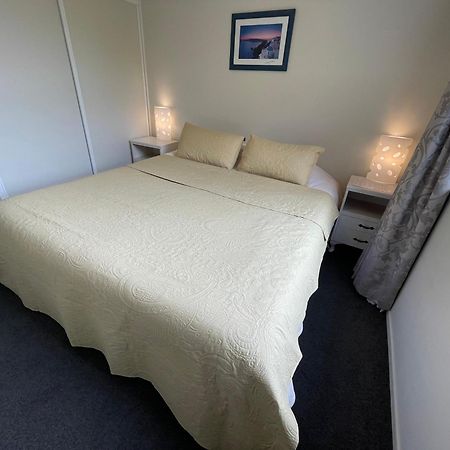 Appartamento Quiet, New, Sunny Cnzhouse On Upstairs Near Cbd Christchurch Esterno foto