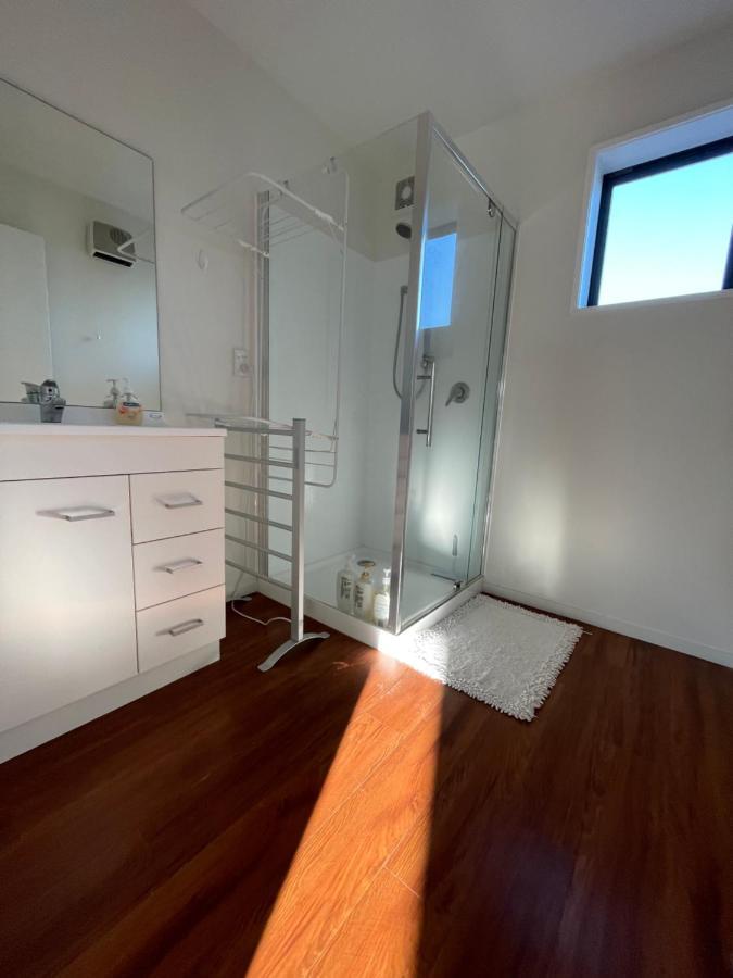 Appartamento Quiet, New, Sunny Cnzhouse On Upstairs Near Cbd Christchurch Esterno foto
