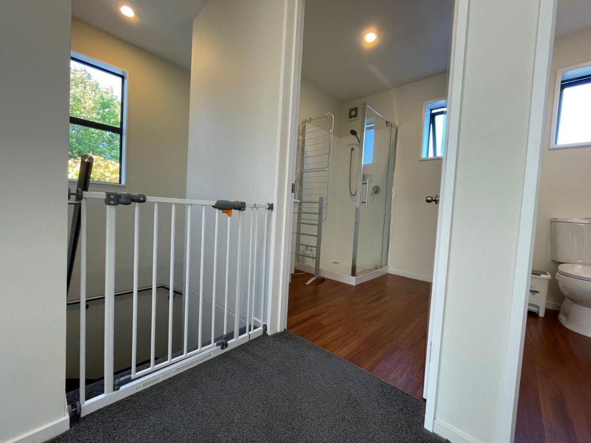 Appartamento Quiet, New, Sunny Cnzhouse On Upstairs Near Cbd Christchurch Esterno foto